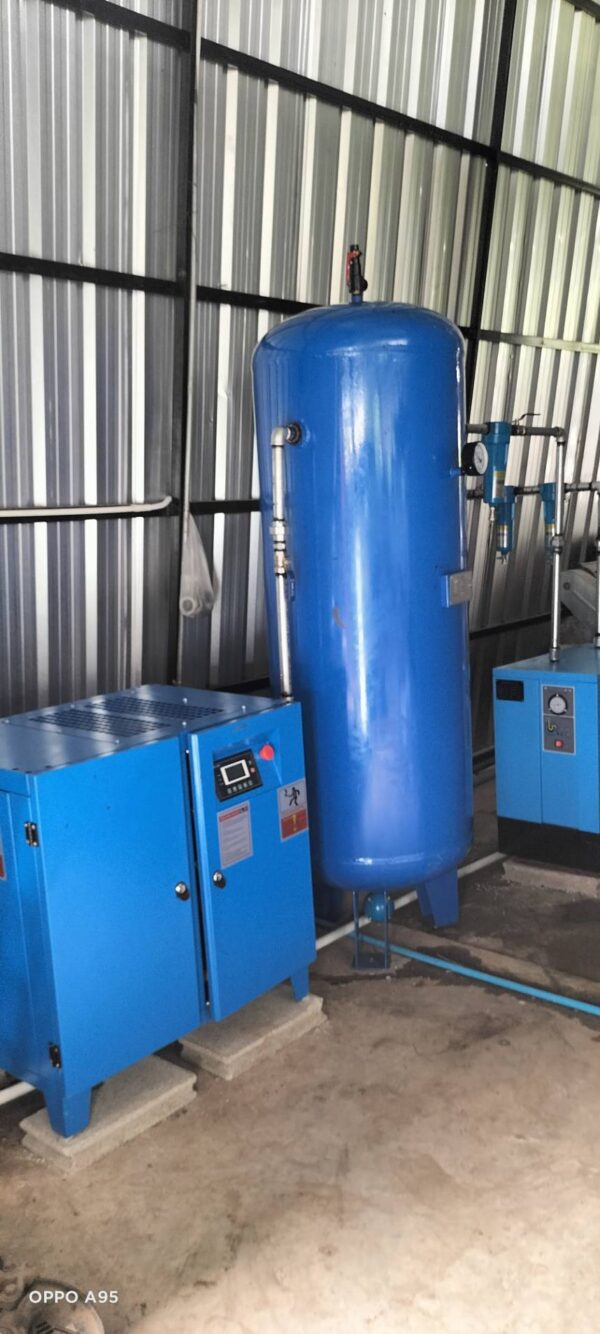 ปั๊มลมสกรู 20 HP พร้อมแอร์ดรายเออร์ครบชุด