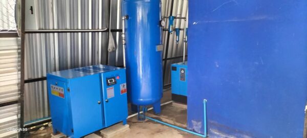 ปั๊มลมสกรู 20 HP พร้อมแอร์ดรายเออร์ครบชุด