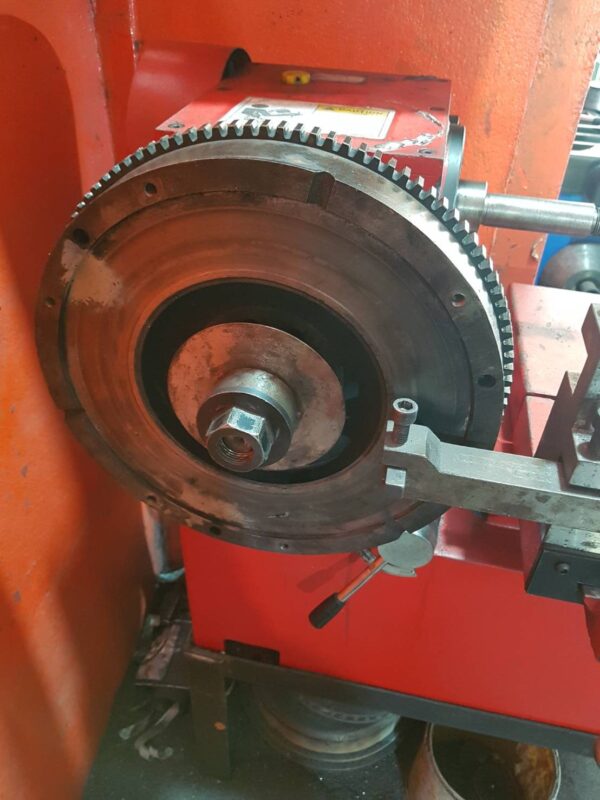 เครื่องเจียรจานเบรครถยนต์ รุ่น C-9335 Mactech