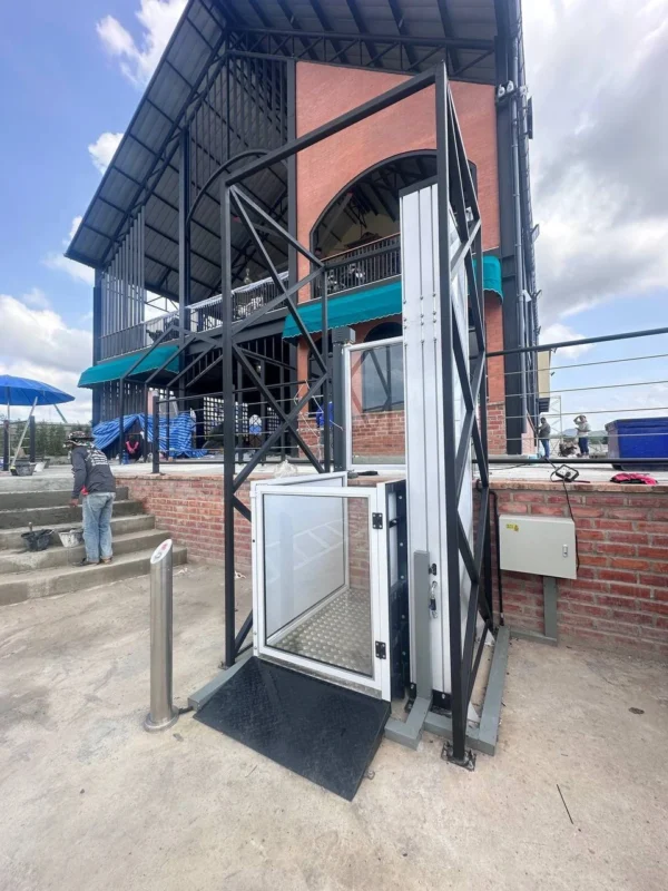 wheelchair-lift2 ลิฟท์วีลแชร์คนพิการ 2.5เมตร