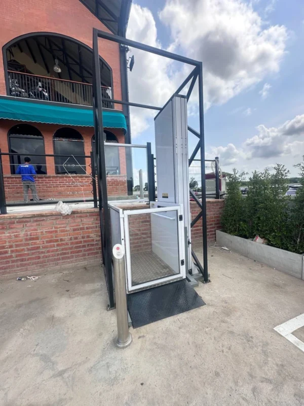 wheelchair-lift8 ลิฟท์วีลแชร์คนพิการ 2.5เมตร