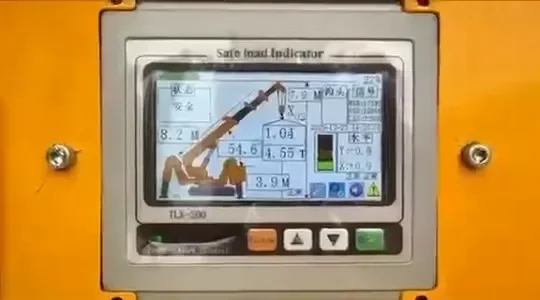 จอแสดงโมเมนต์ Safe Load Indicator เครนแมงมุม แสดงน้ำหนัก รัศมี มุมบูม และเตือนเมื่อเกินพิกัด